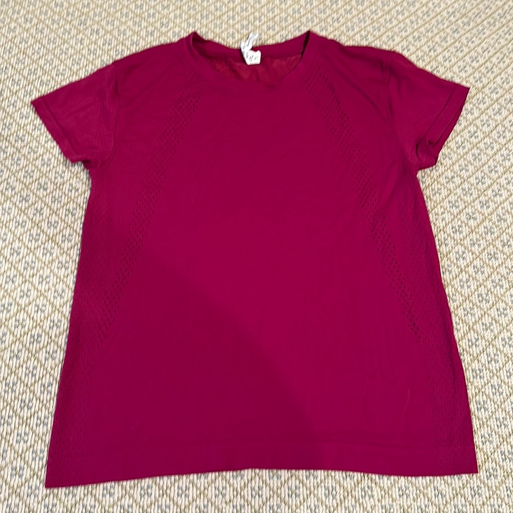 Women’s athletic top